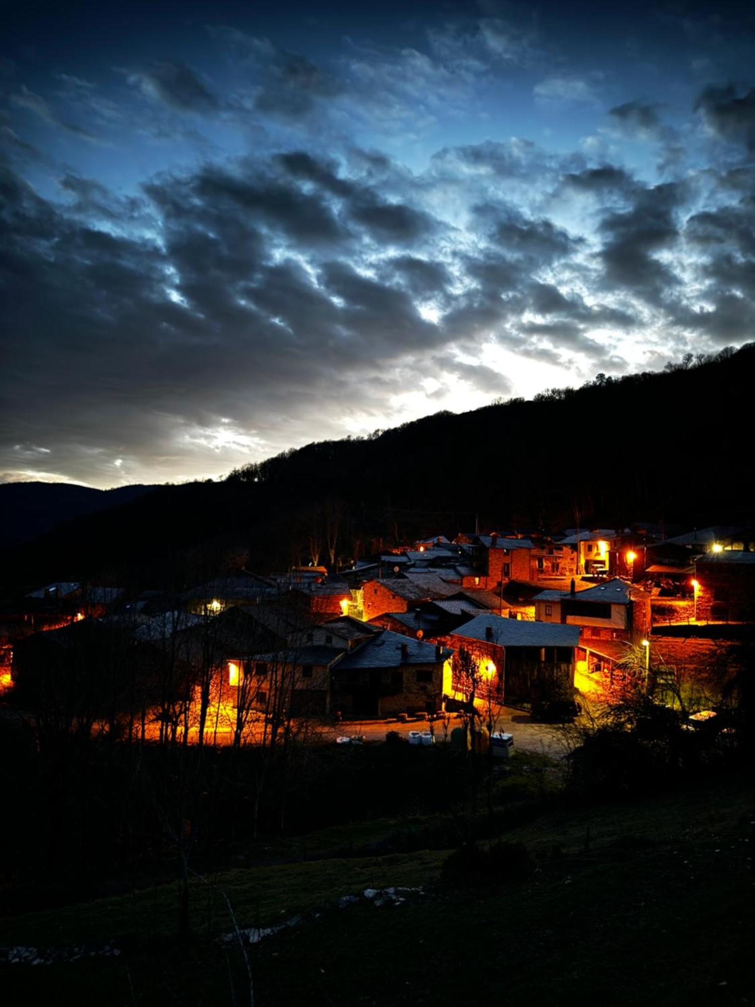A Barreira -Lar Da Cima- Appartement Folgoso do Courel Buitenkant foto